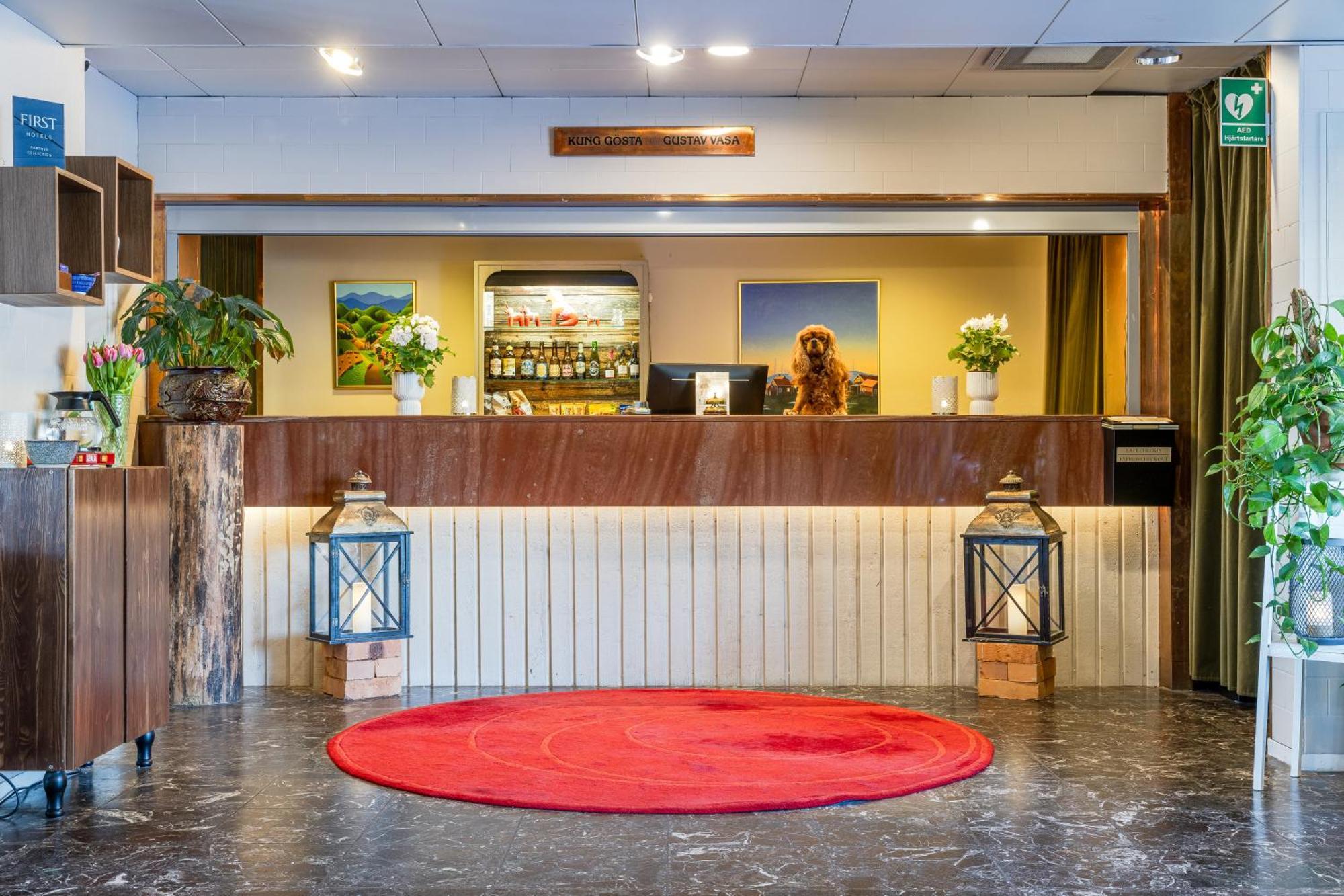 Hotell Kung Goesta By First Мора Екстериор снимка