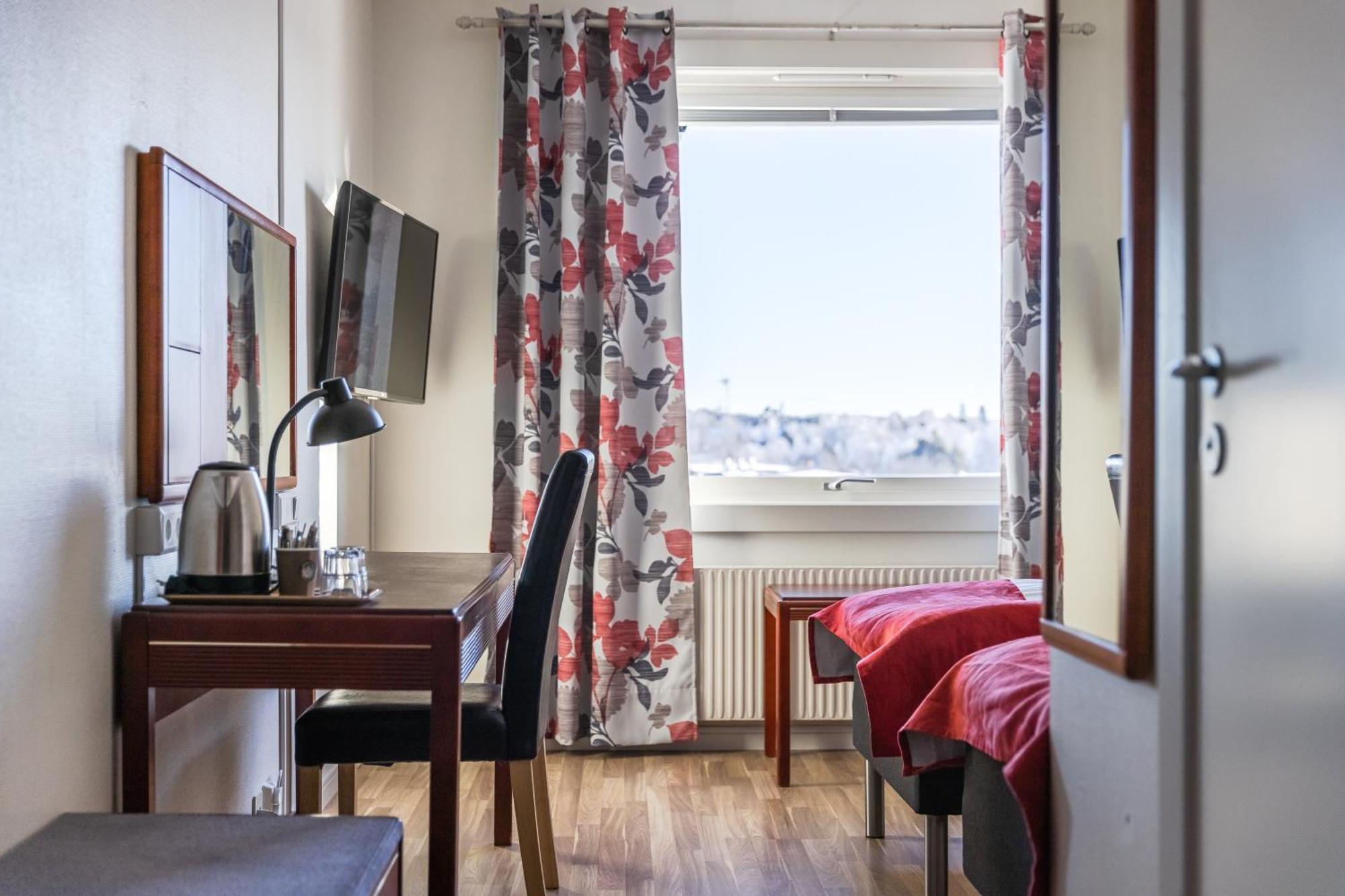 Hotell Kung Goesta By First Мора Екстериор снимка