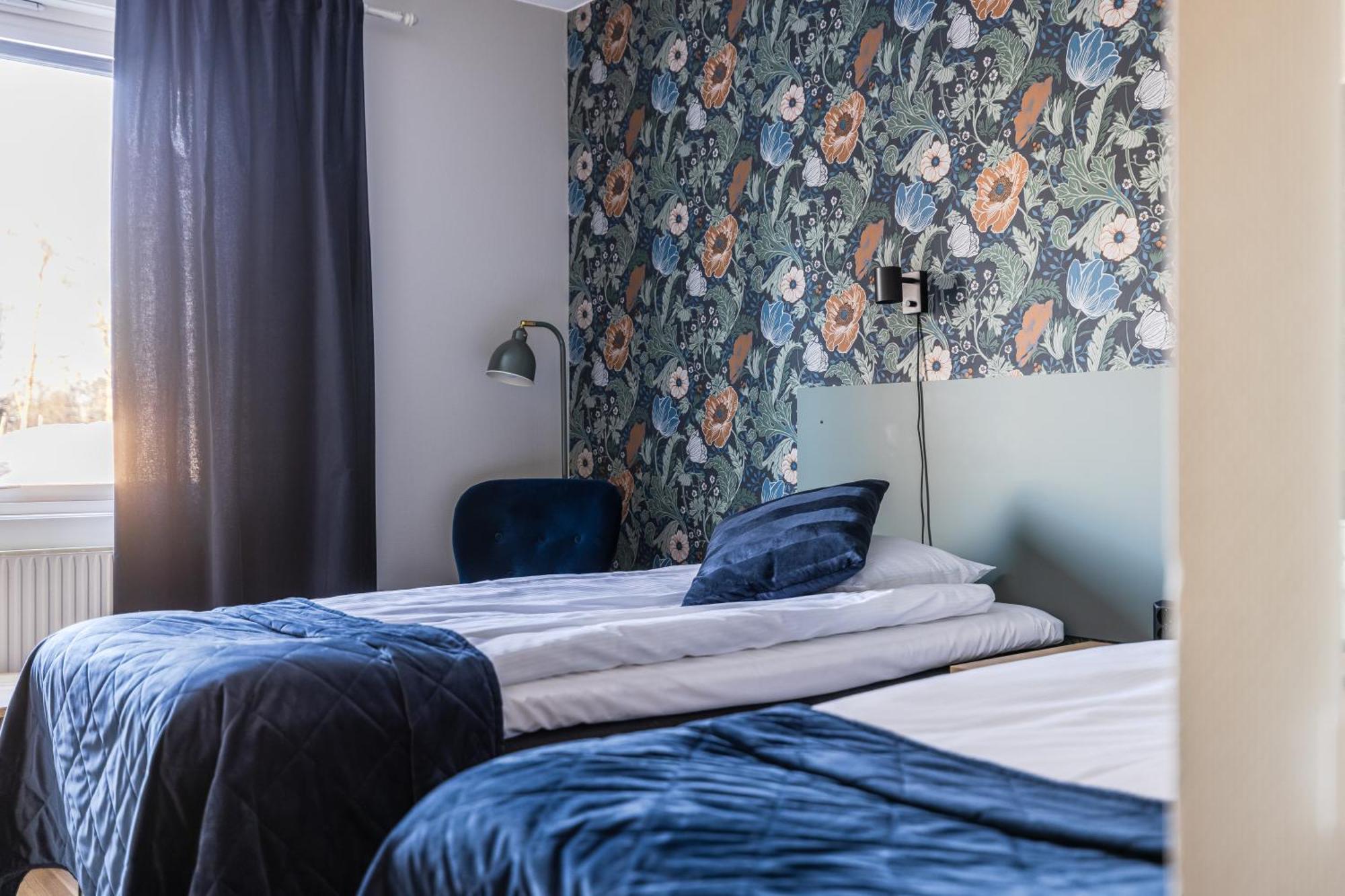 Hotell Kung Goesta By First Мора Екстериор снимка