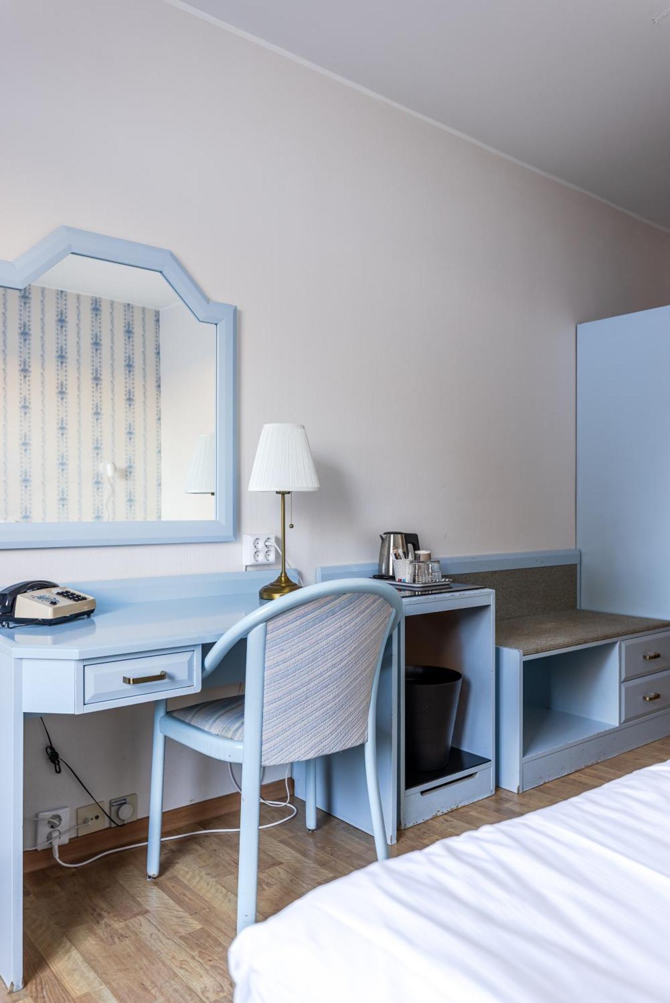 Hotell Kung Goesta By First Мора Екстериор снимка